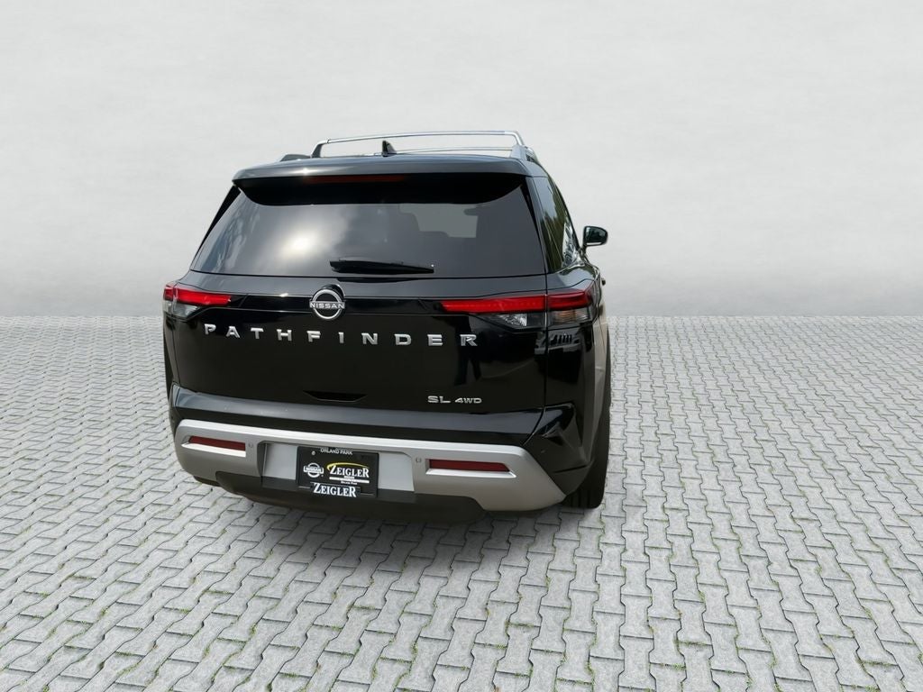 2023 Nissan Pathfinder SL 4WD