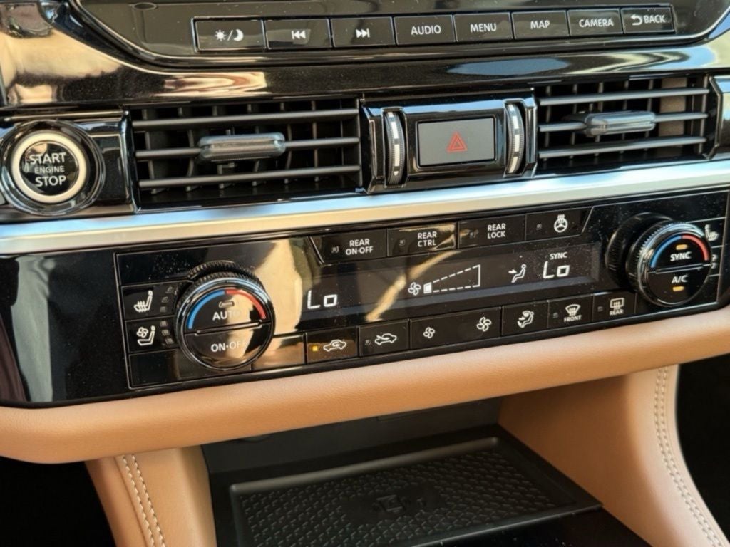 2025 Nissan Pathfinder Platinum 4WD