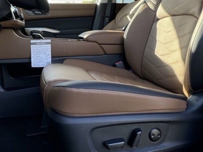 2025 Nissan Pathfinder Platinum 4WD