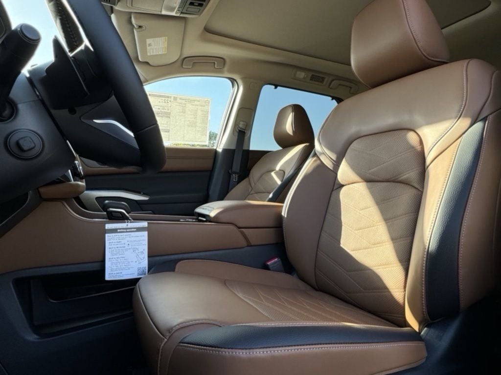 2025 Nissan Pathfinder Platinum 4WD