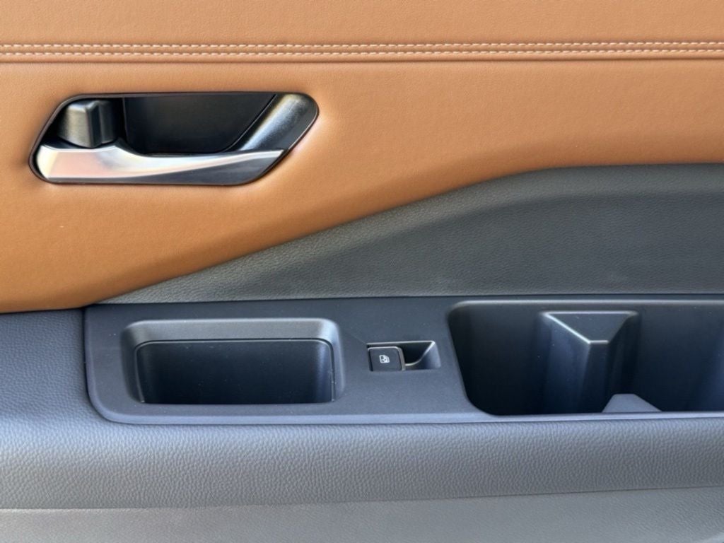 2025 Nissan Pathfinder Platinum 4WD