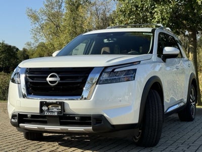 2025 Nissan Pathfinder Platinum 4WD