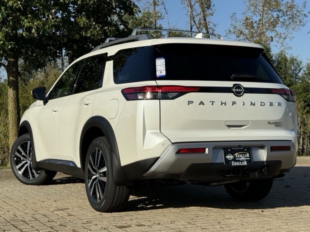 2025 Nissan Pathfinder Platinum 4WD