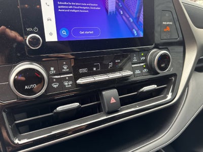 2025 Toyota Highlander LE FWD