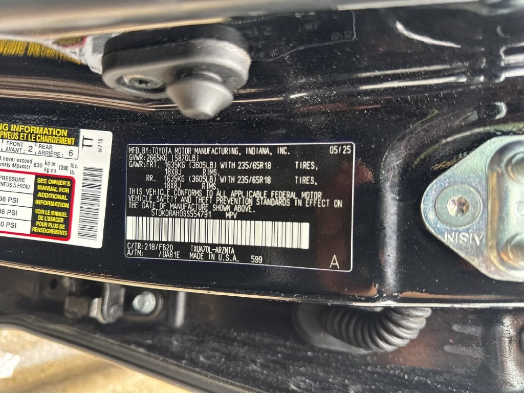 2025 Toyota Highlander LE FWD