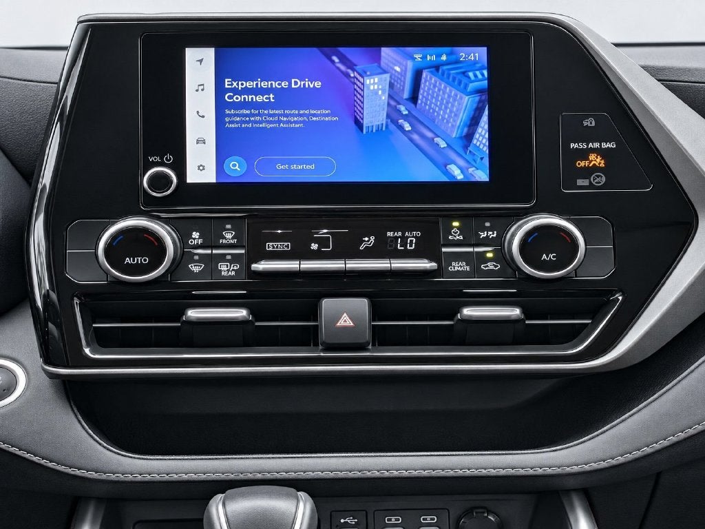2025 Toyota Highlander LE FWD
