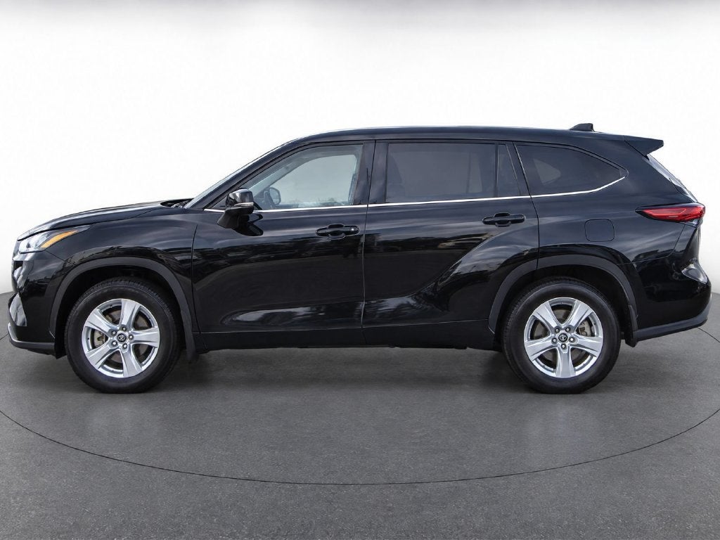 2025 Toyota Highlander LE