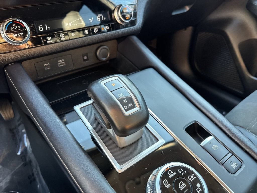 2024 Mitsubishi Outlander Base
