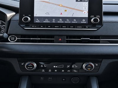 2024 Mitsubishi Outlander Base