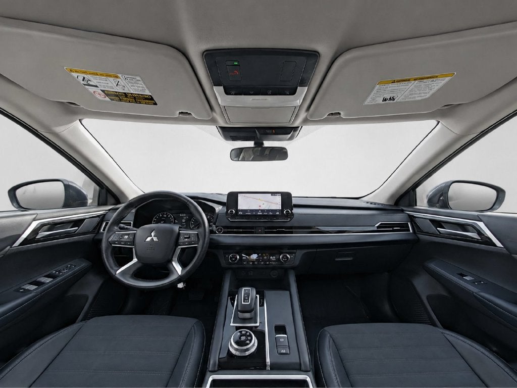 2024 Mitsubishi Outlander Base