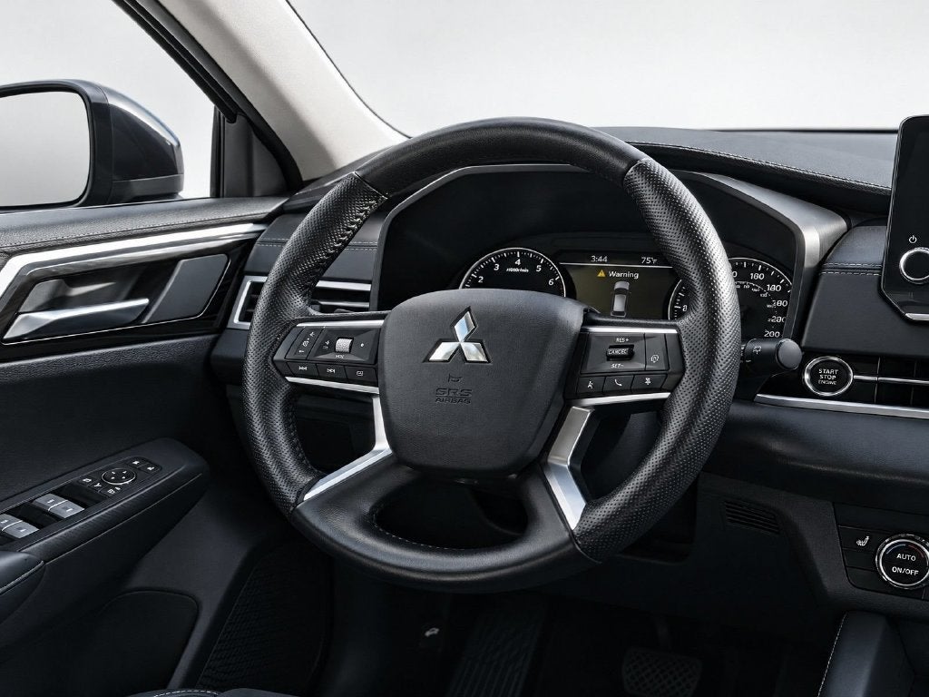 2024 Mitsubishi Outlander Base