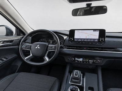 2024 Mitsubishi Outlander Base
