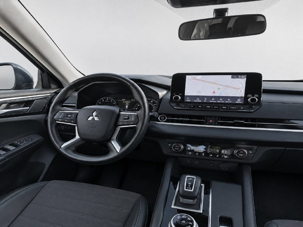 2024 Mitsubishi Outlander Base