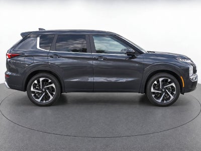 2024 Mitsubishi Outlander Base