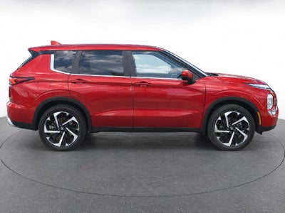 2024 Mitsubishi Outlander Base