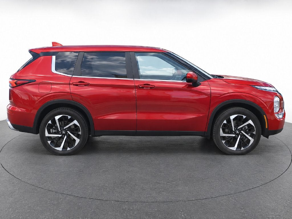 2024 Mitsubishi Outlander Base