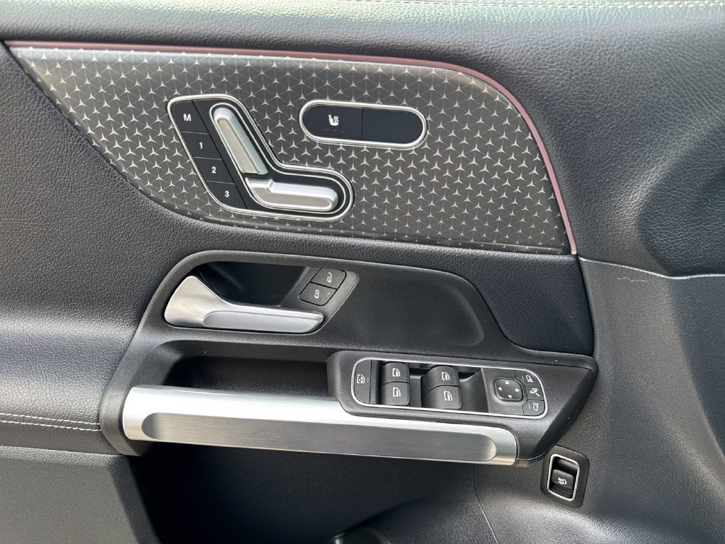 2025 Mercedes-Benz GLB GLB 250 4MATIC®