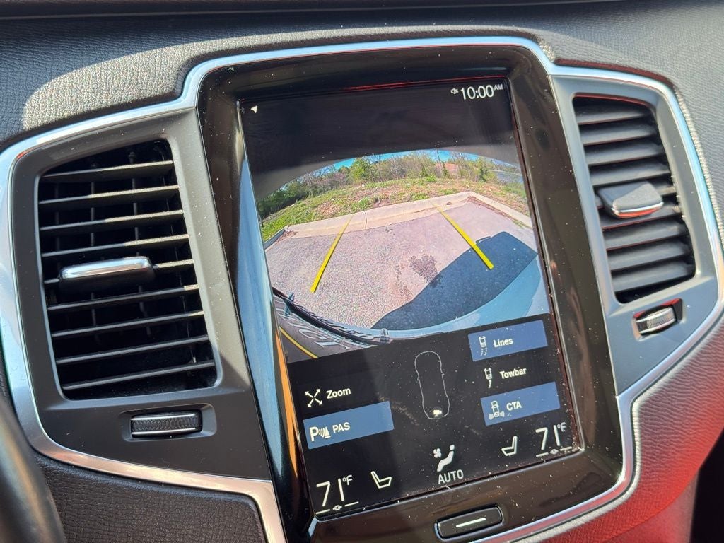 2021 Volvo XC90 T6 Momentum