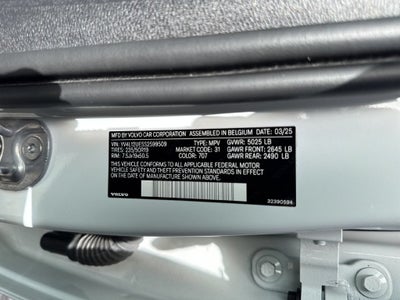 2025 Volvo XC40 B5 Plus Bright Theme