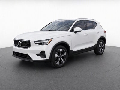 2025 Volvo XC40 B5 Plus Bright Theme