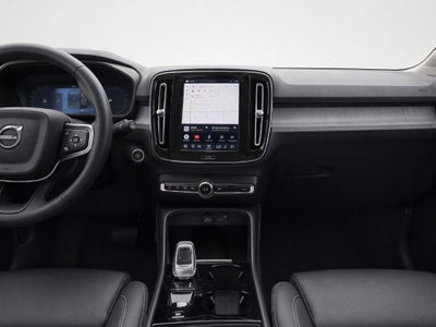 2025 Volvo XC40 B5 Plus Bright Theme