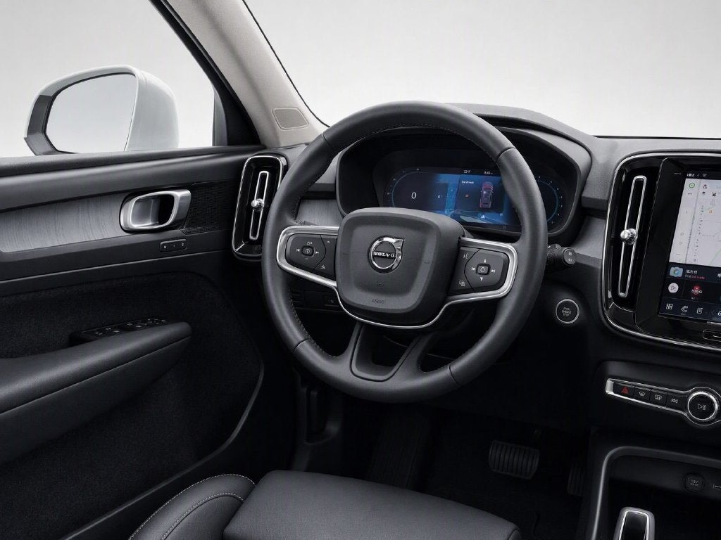 2025 Volvo XC40 B5 Plus Bright Theme
