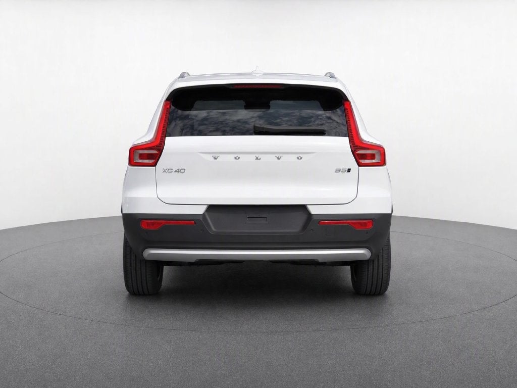 2025 Volvo XC40 B5 Plus Bright Theme