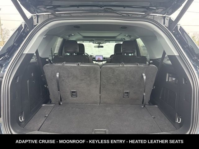 2024 Ford Explorer XLT TWIN PANEL MOONROOF