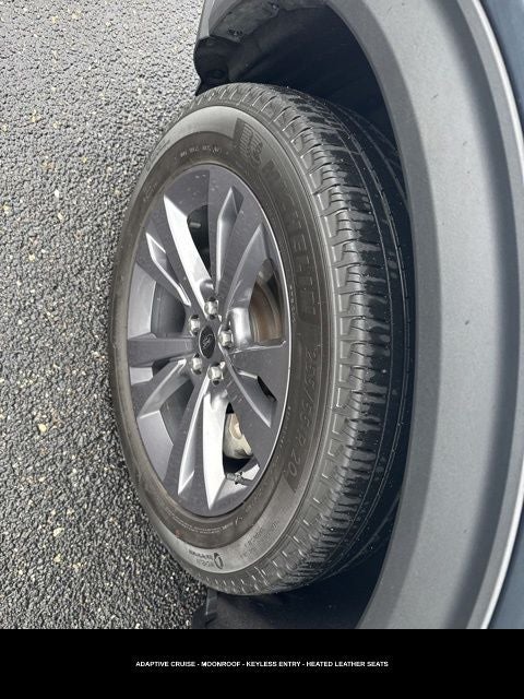 2024 Ford Explorer XLT TWIN PANEL MOONROOF