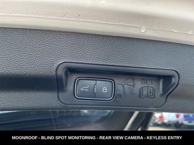 2023 Ford Explorer XLT MOONROOF