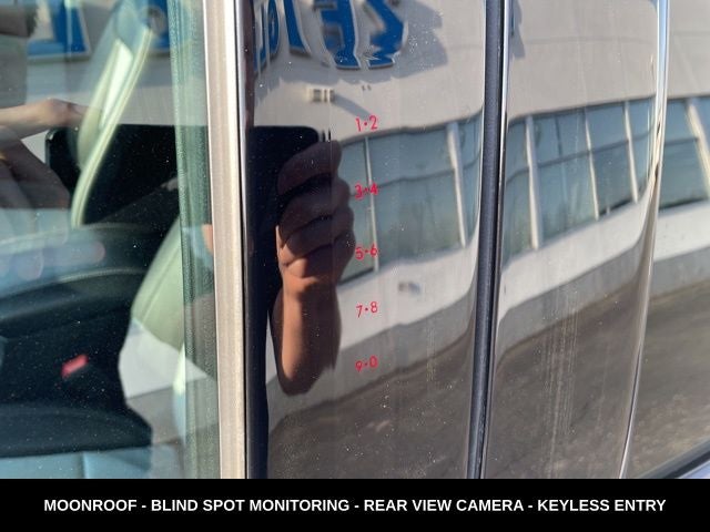 2023 Ford Explorer XLT MOONROOF