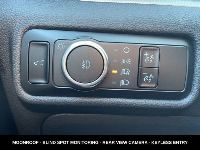 2023 Ford Explorer XLT MOONROOF