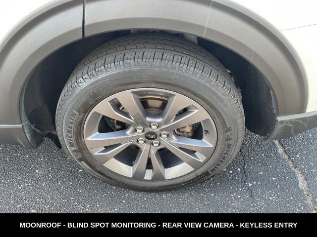 2023 Ford Explorer XLT MOONROOF