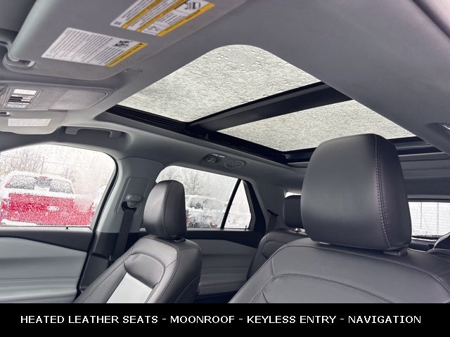 2022 Ford Explorer XLT TWIN PANEL MOONROOF