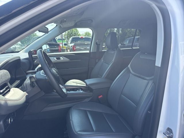 2025 Ford Explorer Active 4WD