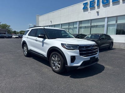 2025 Ford Explorer Active 4WD