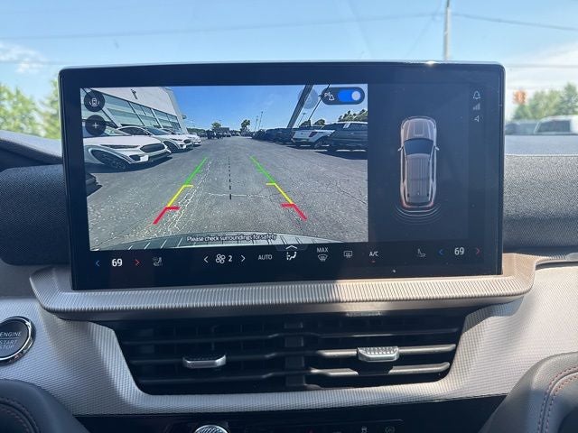 2025 Ford Explorer Active 4WD