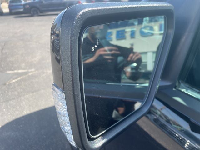 2025 Ford F-150 Lariat LESS THAN 1,000 MILES