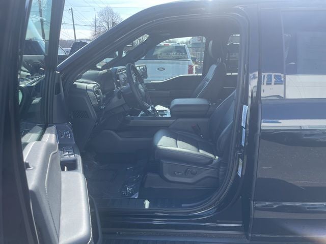 2025 Ford F-150 Lariat LESS THAN 1,000 MILES