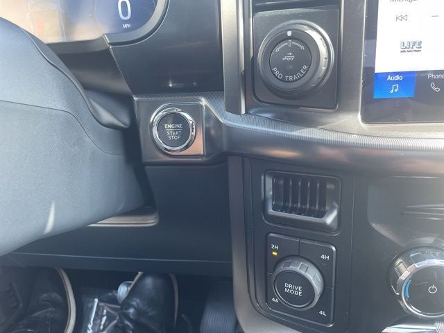 2025 Ford F-150 Lariat LESS THAN 1,000 MILES