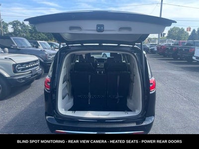 2024 Chrysler Pacifica Touring L STOW N GO SEATING