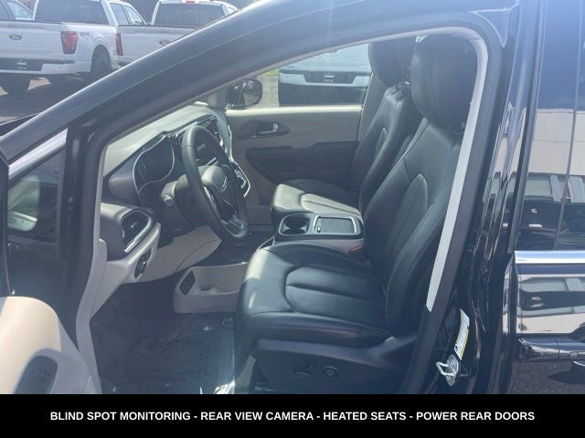 2024 Chrysler Pacifica Touring L STOW N GO SEATING