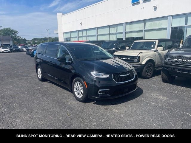 2024 Chrysler Pacifica Touring L STOW N GO SEATING