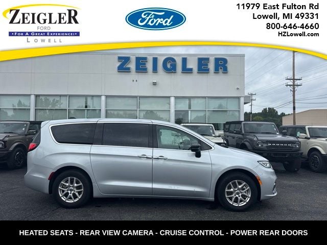 2024 Chrysler Pacifica Touring L STOW N GO SEATING