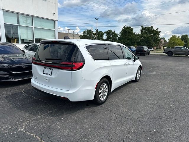 2024 Chrysler Pacifica Touring L STOW N GO SEATING