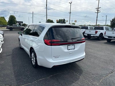 2024 Chrysler Pacifica Touring L STOW N GO SEATING