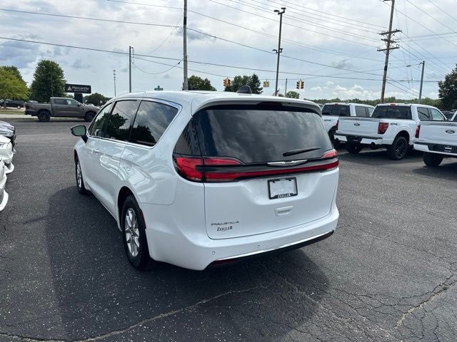 2024 Chrysler Pacifica Touring L STOW N GO SEATING