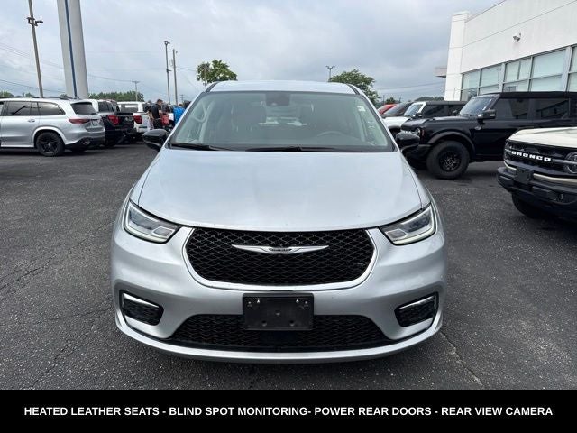 2024 Chrysler Pacifica Touring L STOW N GO SEATING