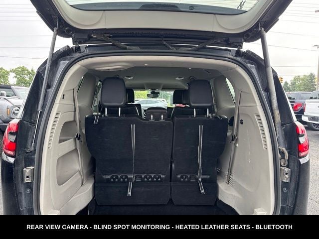 2024 Chrysler Pacifica Touring L STOW N GO SEATING