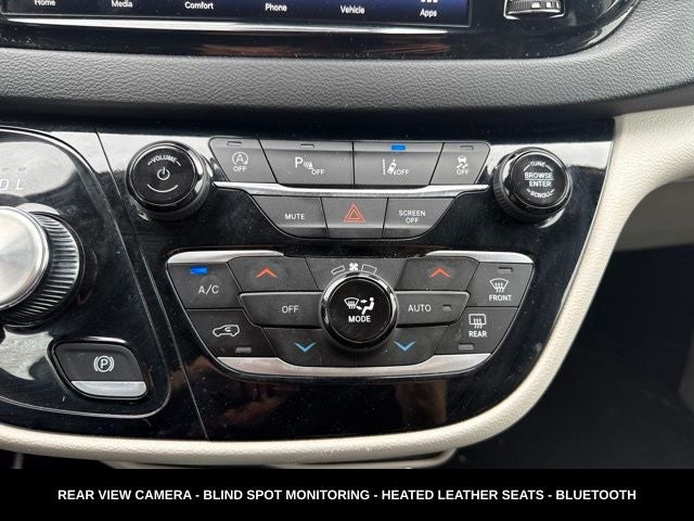 2024 Chrysler Pacifica Touring L STOW N GO SEATING